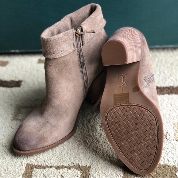 NWOT Jessica Simpson Suede Ankle Booties Size 8 - Picture 3 of 4